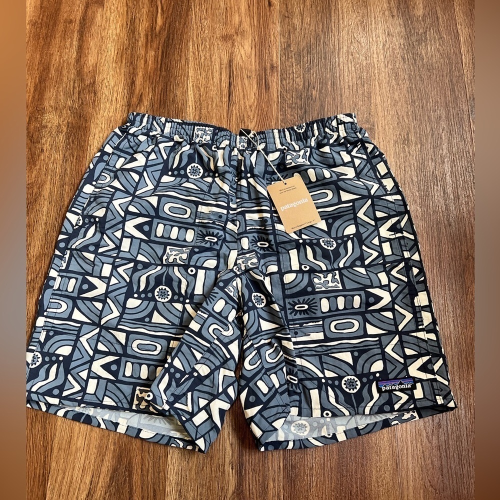 NWT New Patagonia Men's Baggies 7" Long Size Lined Color New Visions New Navy